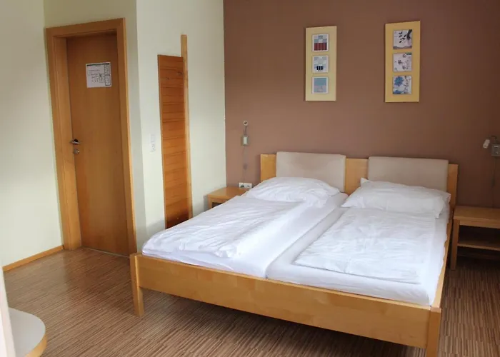 Konditorei Binder 招待所 3*